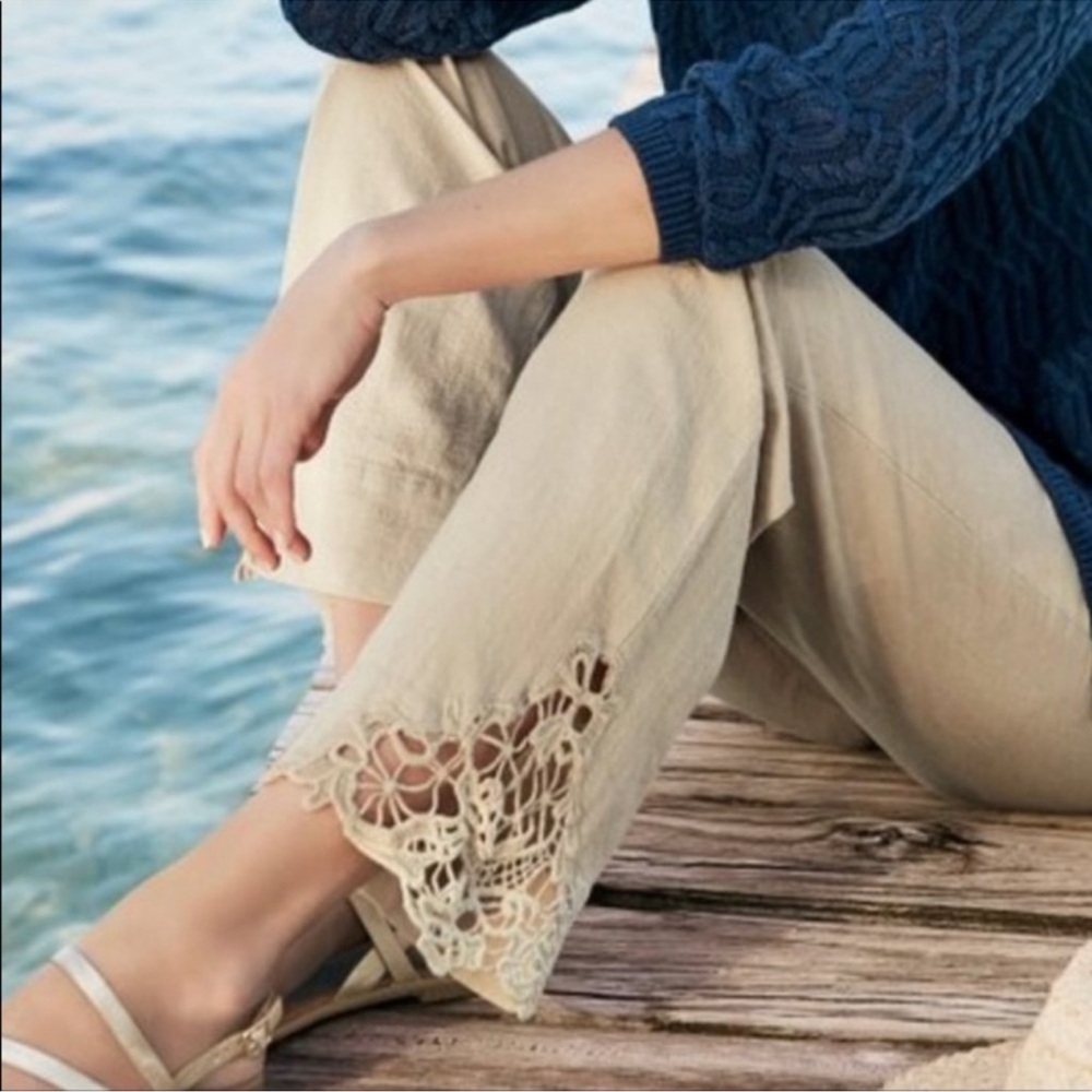 Soft Surroundings Cream Ankle Cropped Pants with Lace Hem